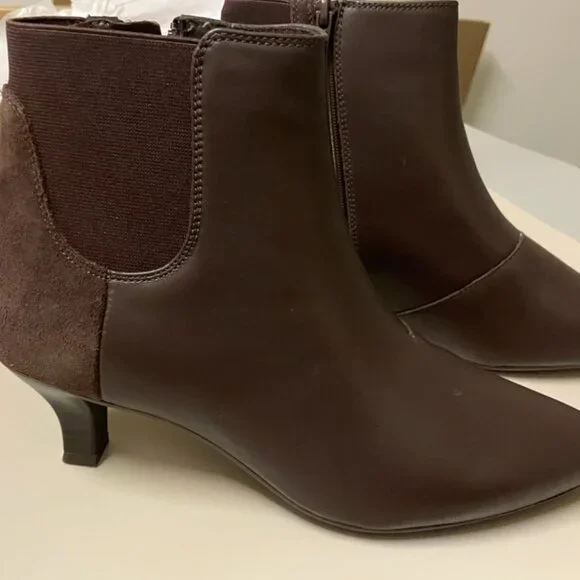 Clarks Women's Kepley Erin Fashion Boot Dark Brown Leather 9 M - Picture 2 of 10